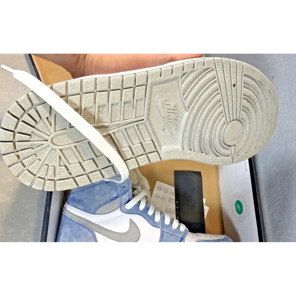 JORDAN 1 RETRO HIGH OG HYPER ROYAL 555088-402 BLUE Size 9.5 Mens